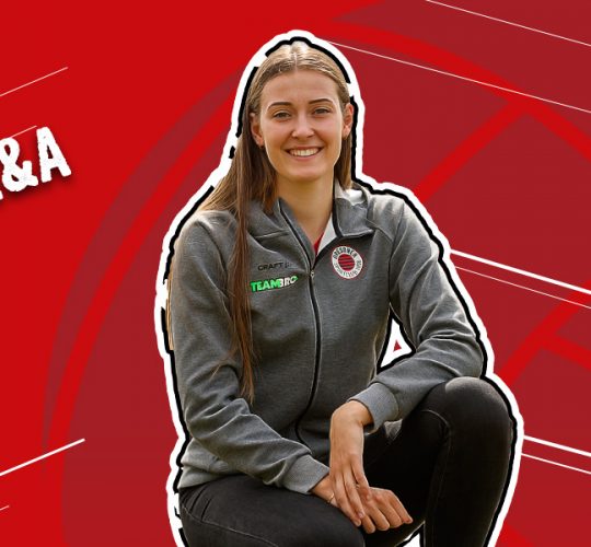 <strong class="sp-player-number">18</strong> Sarah Straube
