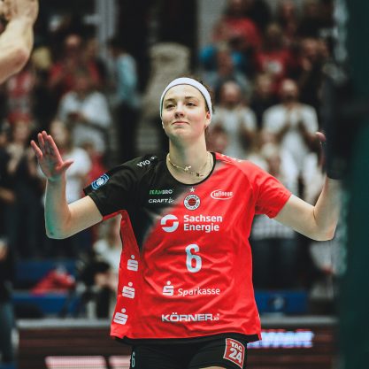 #6 Victoria Demidova (match-worn Trikot rot-schwarz, Saison 2024/25)