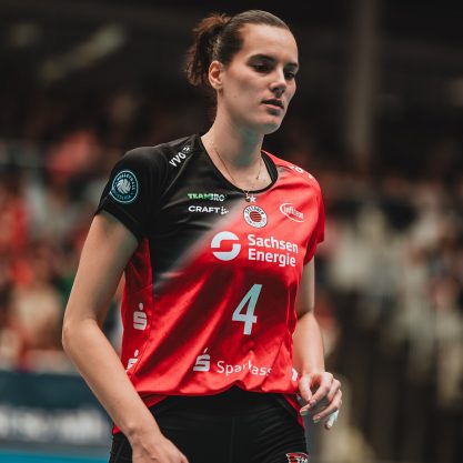 #4 Nathalie Lemmens (match-worn Trikot rot-schwarz, Saison 2024/25)