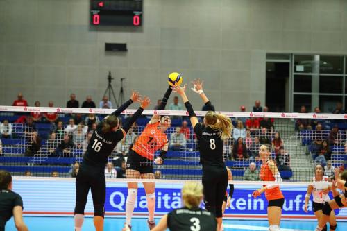 Testspiel DSC - Eczacıbaşı Istanbul